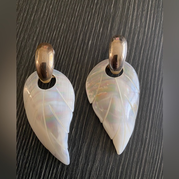 Jewelry - Elegant mother of pearl  big Leaf Drop Earrings